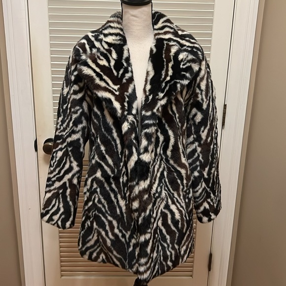 Stella + Lorenzo Plush Coat in Zebra Print, Size XSmall - Picture 4 of 16